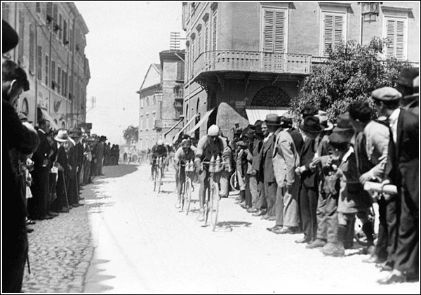 The Giro d'Italia, circa 1924